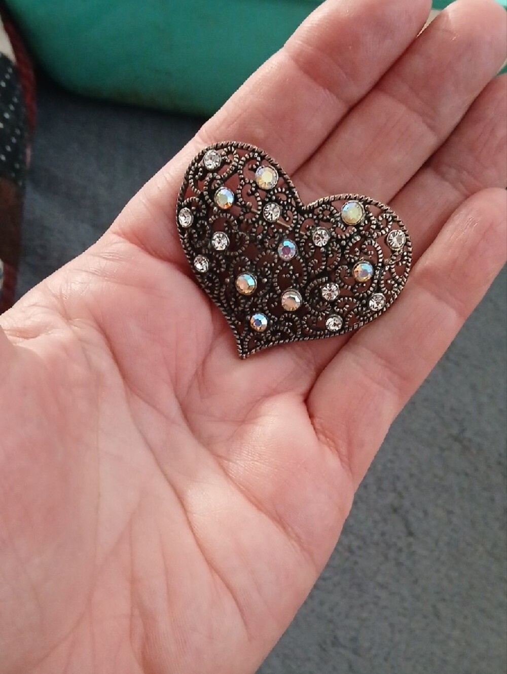 Heart Rhinestone Brooch - Picture 3 of 3